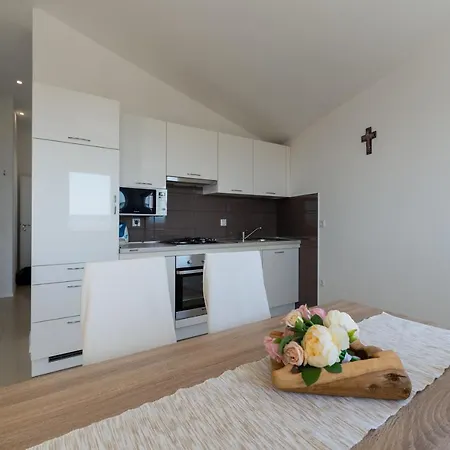 Barba Apartman Maslenica